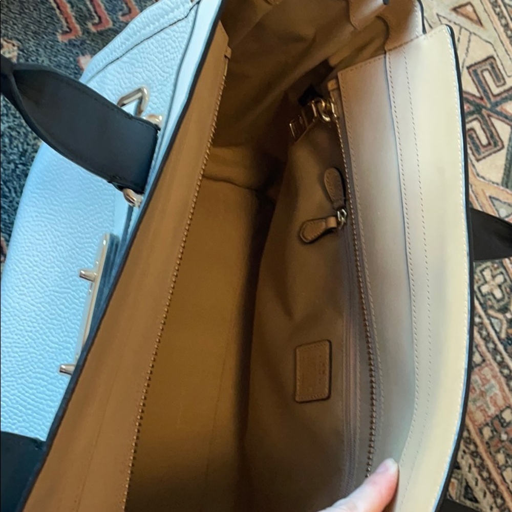 Authentic Coach tote - Picture 7 of 8